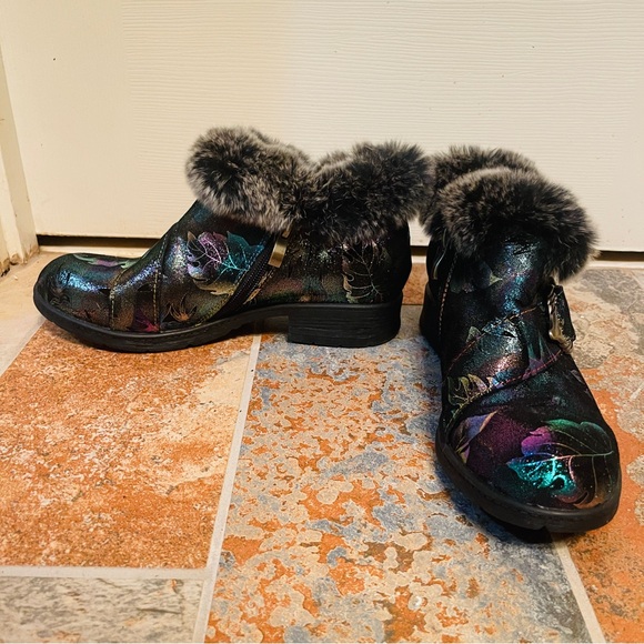 🥾NWOT! Fabulous HandMade Super Lady Star Arty Metallic & Fur Combat Style Boots - Picture 9 of 15